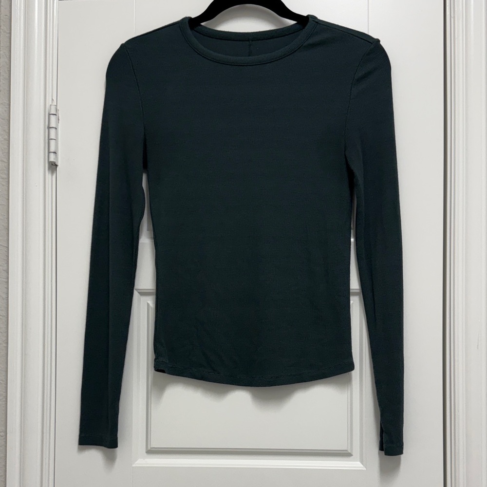 Nuuds Long Sleeve Crewneck Top in Dark Green